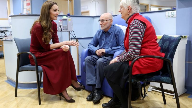 La princesa de Gales dice que es “un alivio estar ahora en remisión” tras visitar el hospital de cáncer donde fue tratada | CNN