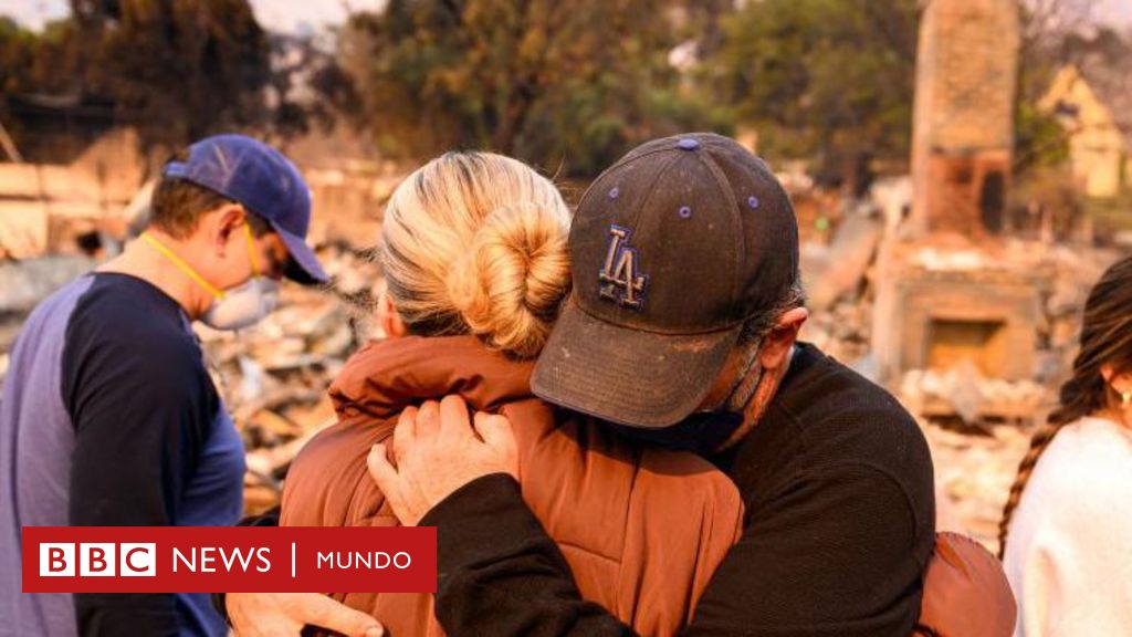 “La aseguradora canceló la póliza de mis padres”: el drama de los que perdieron la casa en los incendios de Los Ángeles y se habían quedado sin seguro – BBC News Mundo