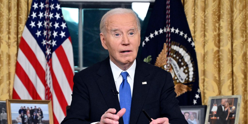 biden-alerta-contra-la-“oligarquia”,-la-desinformacion-y-el-“abuso-de-poder”-al-exponer-su-legado-de-cinco-decadas-en-la-politica