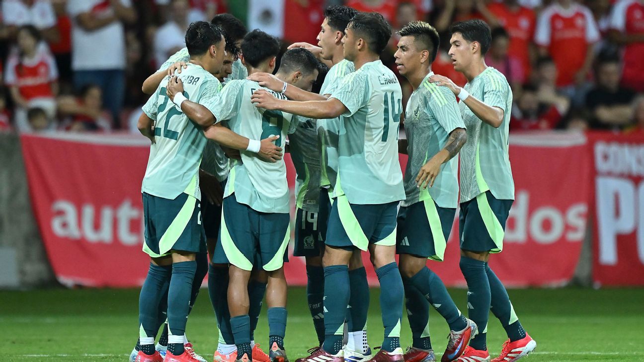 México se agranda ante el Inter de Porto Alegre