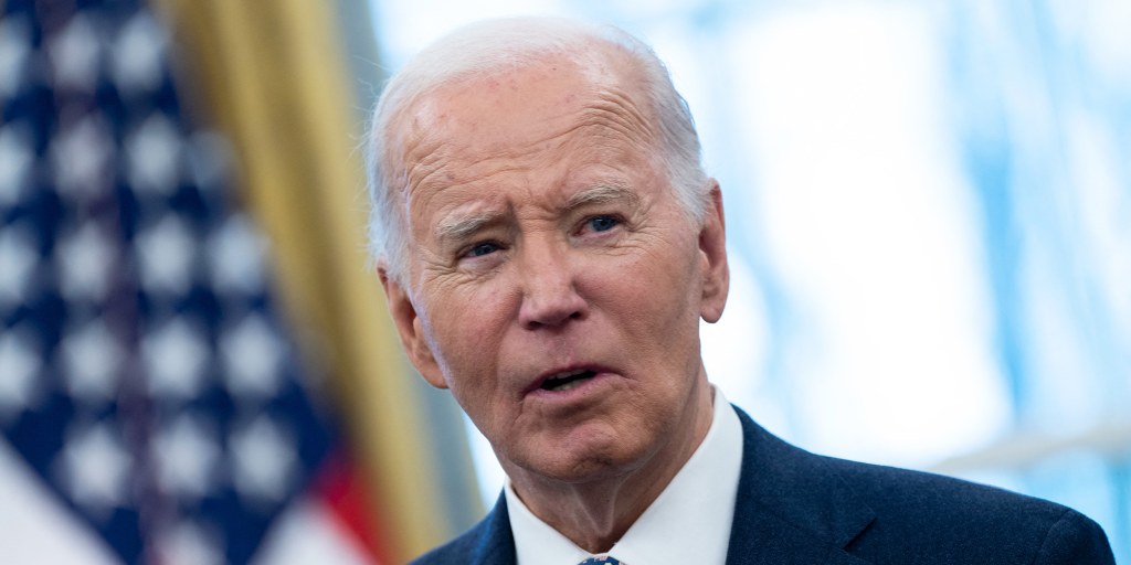 Biden dice que “los estados rojos fallaron” al gestionar sus economías durante la pandemia del COVID-19