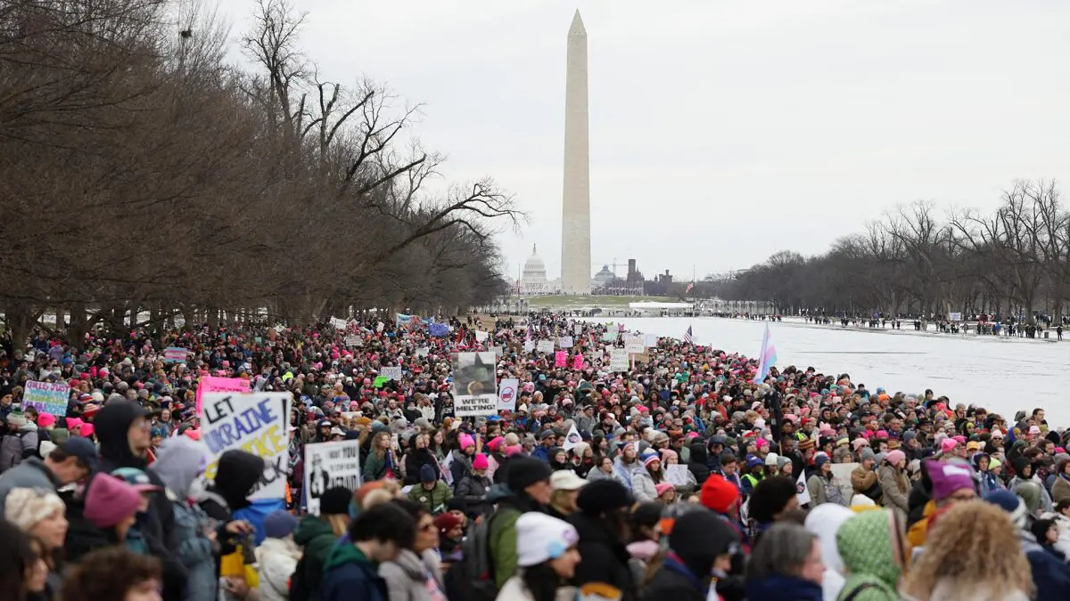 En imágenes: Masivas protestas en EE.UU. contra las políticas de Trump a dos días de su investidura – teleSUR