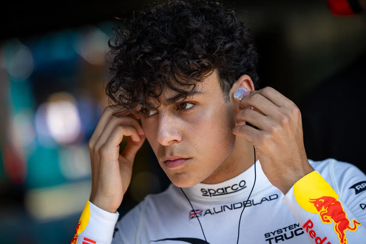 Lindblad, talento de Red Bull, vuelve a ganar y da un gran paso hacia la licencia de F1