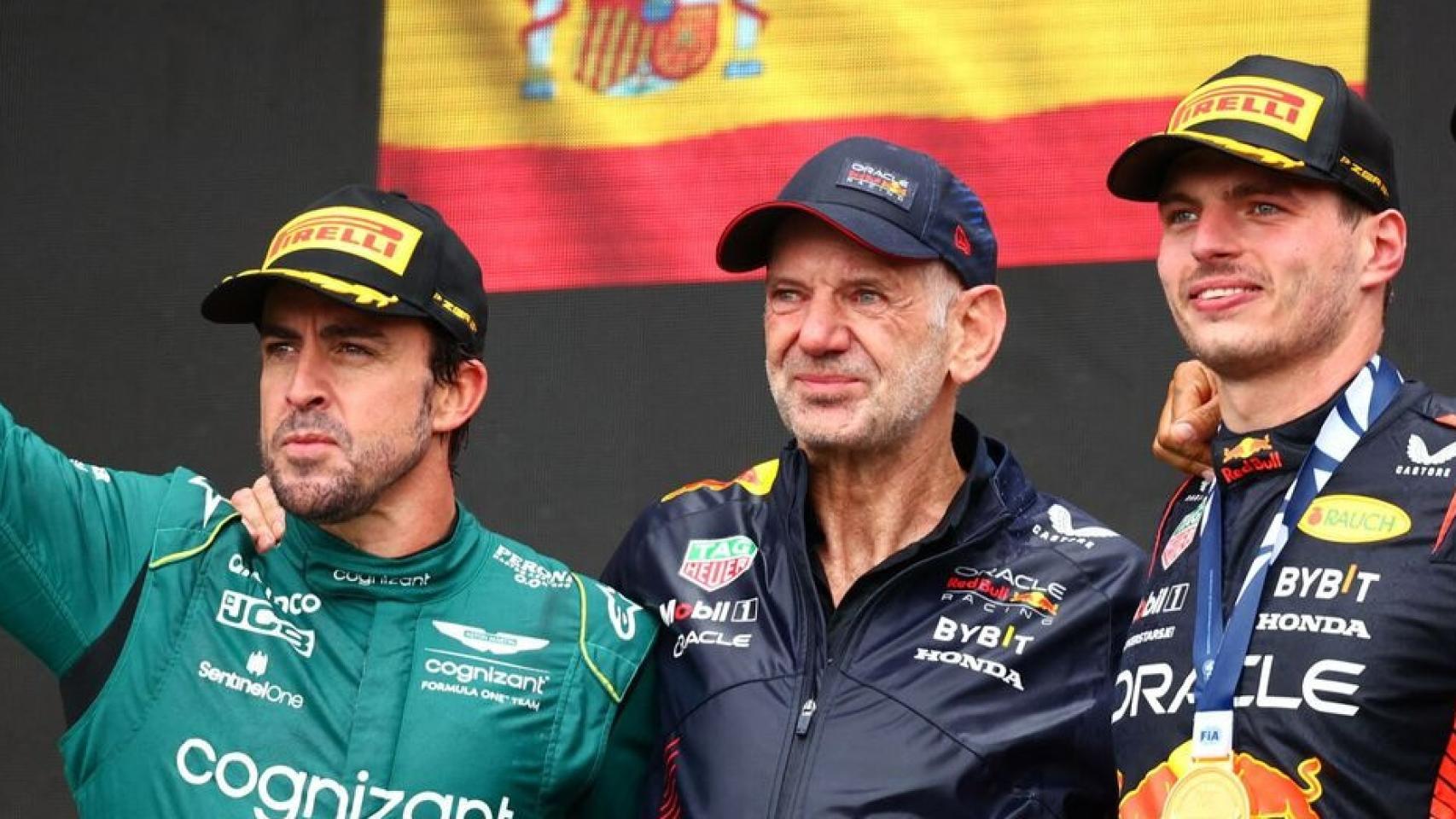 Las causas que motivan a Aston Martin a lanzarse con fuerza a fichar a Verstappen y que Max lo vea con buenos ojos