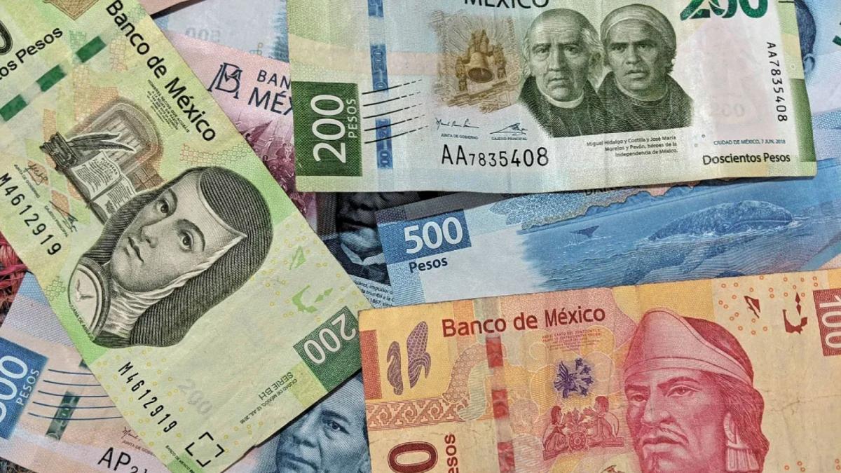 Peso mexicano recorta caída tras llamado a la calma de Sheinbaum por decretazos de Trump