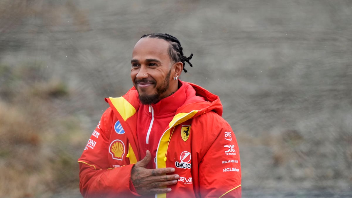 Fórmula 1: Emocionado Lewis Hamilton tras conducir un Ferrari por primera vez