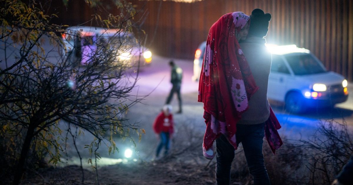 Migrantes siguen llegando la frontera pese a la promesa de deportaciòn masiva de Trump