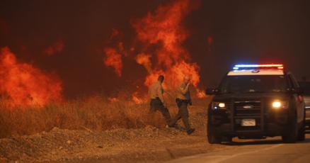 bomberos-logran-avances-en-incendio-al-norte-de-la;-surgen-nuevos-fuegos-en-el-sur-de-california