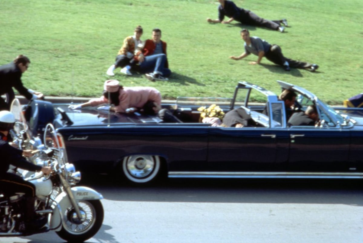 trump-ordena-desclasificar-todos-los-documentos-sobre-el-asesinato-de-john-f.-kennedy