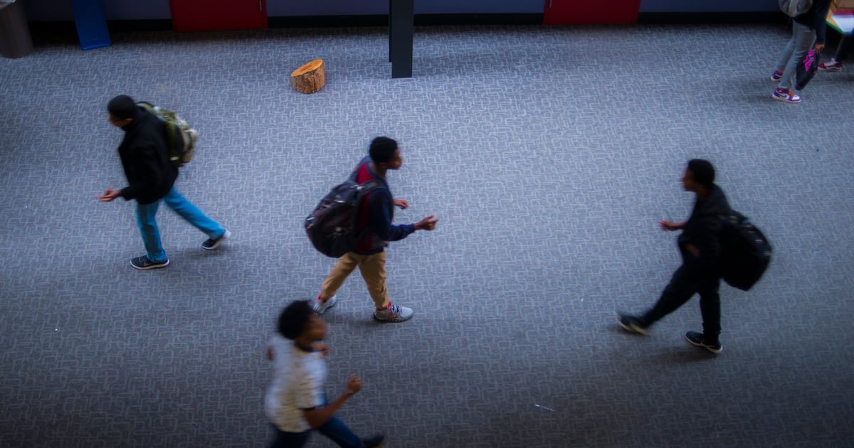 Esto es lo que los líderes escolares quieren que las familias sepan sobre cómo actuarían ante ICE