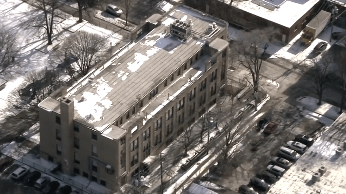 Caos y confusión por presencia de agentes federales en escuela primaria de Chicago