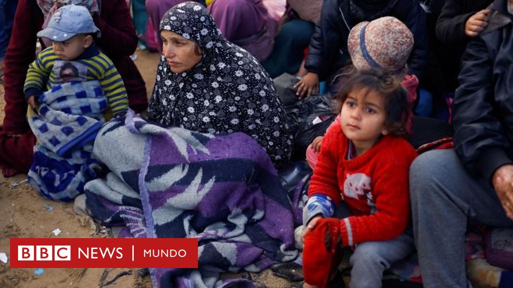 Trump llama a Gaza “un sitio de demolición” y quiere que Jordania y Egipto reciban a sus habitantes “temporalmente o a largo plazo” – BBC News Mundo