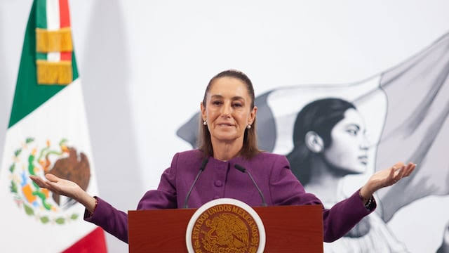 Sheinbaum acusa a políticos de Estados Unidos de usar a México como “piñata” electoral